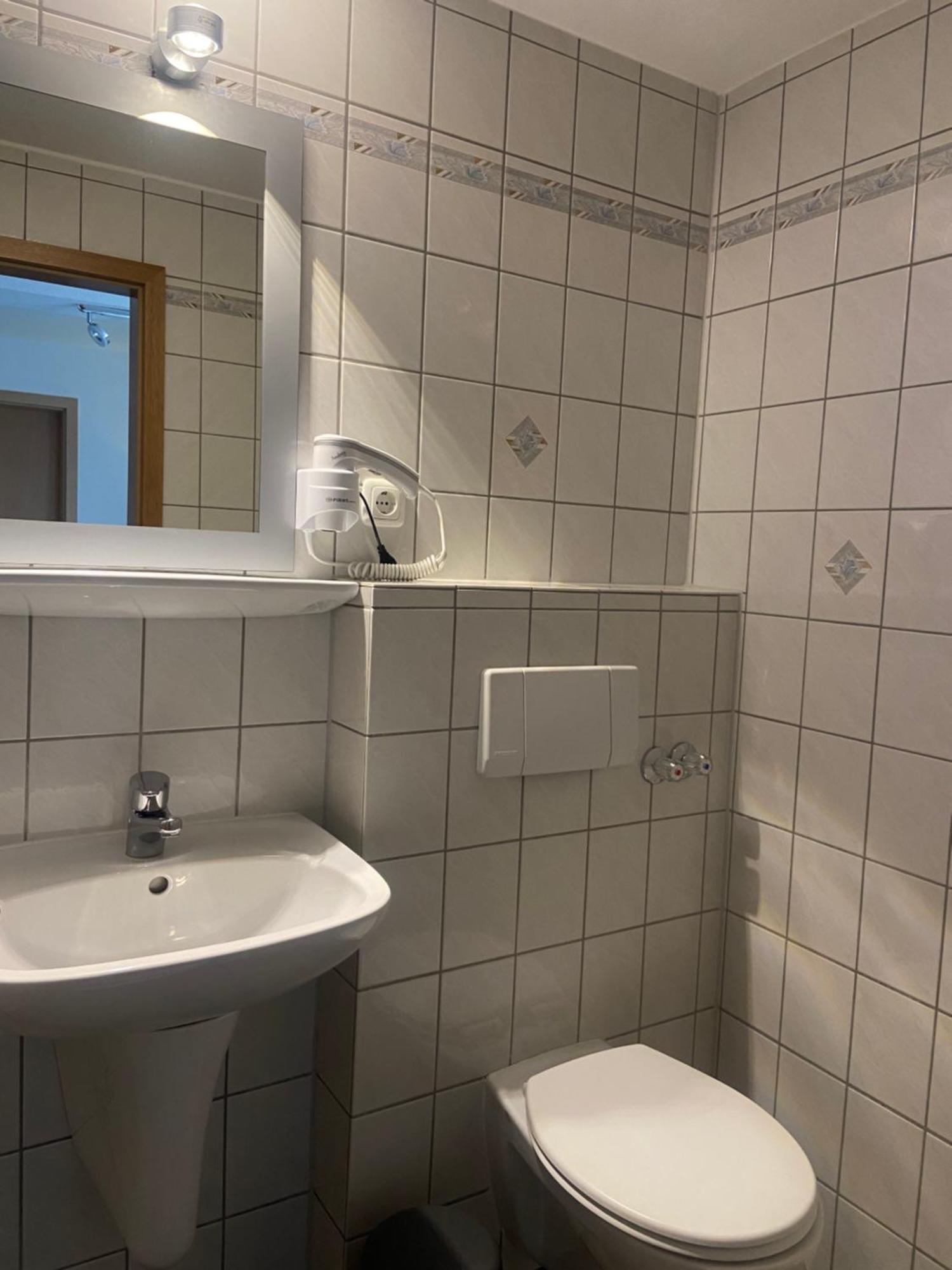 Zur Sonne "Gasthaus-Bar-Events" Poppenhausen Eksteriør billede